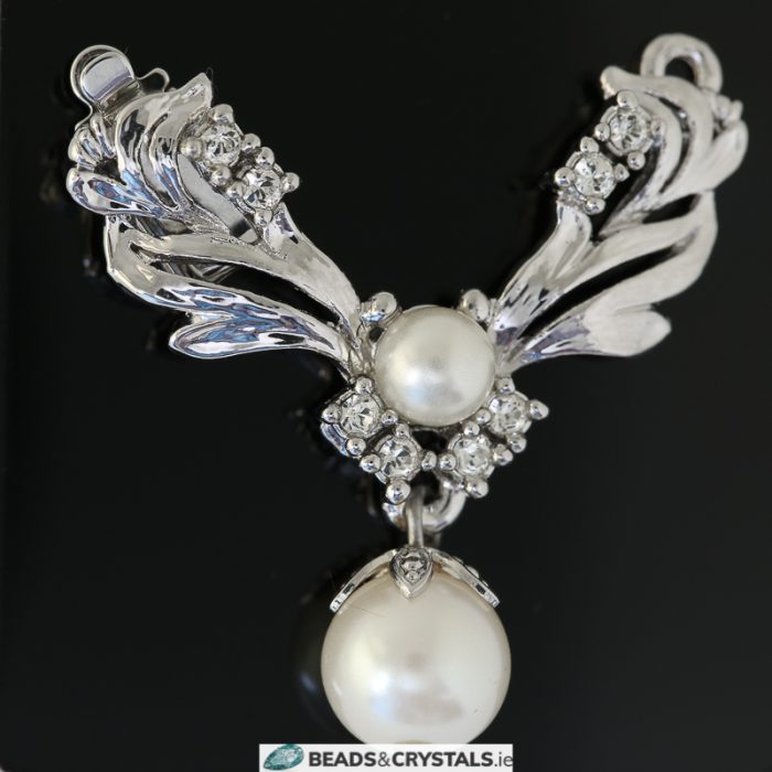 V Shape with Pearl