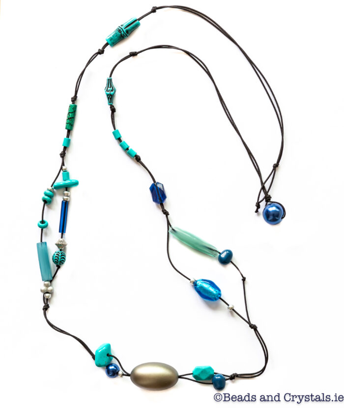 KNOTTED NECKLACE -BLUE